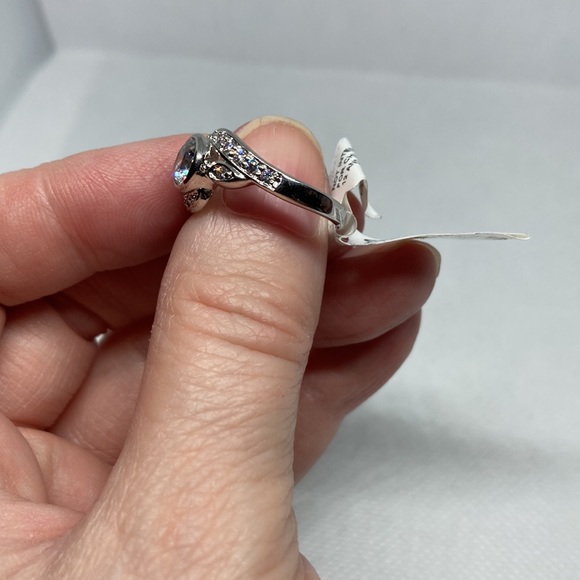 NWT Simulated Diamond’s Ring Round Cut Stone’s in Silvertone. J83 - Picture 6 of 7
